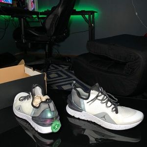 Jordan React Havoc White Black Smoke Grey